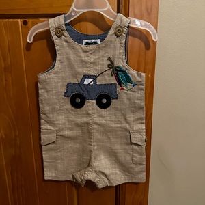 Mud pie “gone fishing” shortall